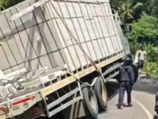 Gerak Cepat, Polres Cianjur Tangani Kecelakaan di Jalan Raya Cibeber