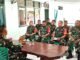 Tanamkan Disiplin dan Loyalitas, Danramil 0429-06/Purbolinggo Berikan Jam Komandan kepada Seluruh Anggota