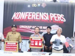 Bekuk 2 Pengedar Narkoba, Polres Ngawi Sita 223,842 Gram Sabu