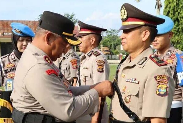 Penyegaran Organisasi, Polres Way Kanan Gelar Sertijab Kabag SDM dan Kapolsek Umpu Semenguk