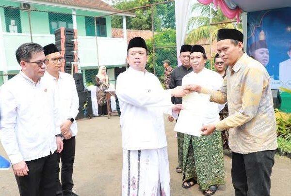 Harison Mocodompis Dampingi Menteri Nusron Hadiri Pengajian Umum di Pandeglang: Pemimpin Jangan Persulit Urusan Rakyat