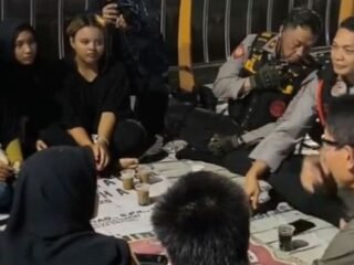 Pimpin Patroli Malam, Kapolres Metro Depok Ajak Generasi Muda Jauhi Kenakalan Remaja
