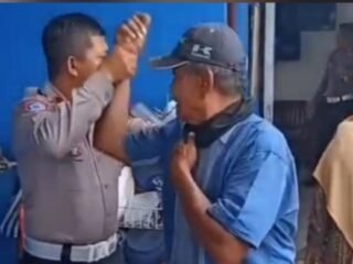 Jumat Berkah, Satlantas Polsek Gombong Gelar Pengobatan Alternatif Gratis