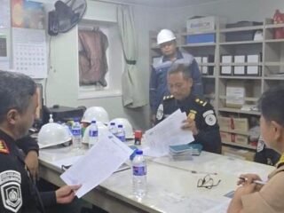 Imigrasi Cilacap Periksa Kapal Kargo MV. PAN OPTIMUM di Pelabuhan Tanjung Intan