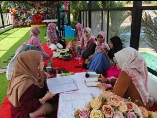 Bhayangkari Ranting Polsek Adimulyo Gelar Pertemuan Bulanan di Waterpark Songging