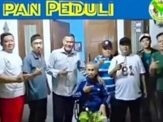 Yayang Bachtiar Anggota DPRD Tangsel Serahkan Bantuan Kursi Roda untuk Warga, Wujud Kepedulian Kepada Masyarakat
