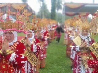 Ribuan Warga Padati Festival Budaya Sekappung Limo Mego II di Pugung Raharjo