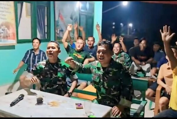Nobar Pantai Gading vs Norwegia, Ajang Pemersatu Antara TNI dan Rakyat
