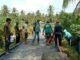 Tak Ingin Bebani APBD, Warga Bandar Agung Gotong Royong Cor Jalan Secara Swadaya