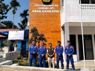 Polairud Polres Lampung Selatan Pantau Aktivitas Gunung Anak Krakatau, Warga Diimbau Tak Percaya Hoaks