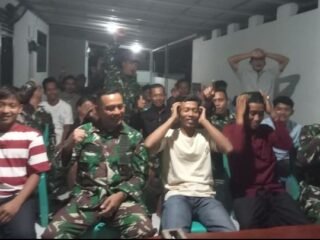 Danramil 429-06/ PBL Pimpin Nobar Piala Dunia, Kebersamaan TNI-Rakyat Menguat