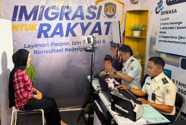 Dekatkan Pelayanan, Imigrasi Cilacap Hadirkan Layanan Paspor di Cilacap Expo