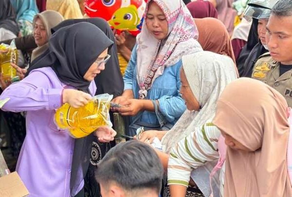 Manjau Jama Warga di Tegineneng, Pemkab Pesawaran Hadirkan Pasar Murah dan Beragam Layanan Terpadu