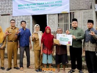 Bupati Nanda Indira Serahkan Bantuan Bedah Rumah Baznas, Wujudkan Hunian Layak bagi Warga Kurang Mampu