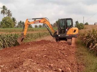 Swadaya Warga, Jalan Usaha Tani 4 Km Penghubung Marga Sekampung-Bandar Sribawono Diperbaiki Mandiri