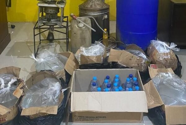Ungkap Produksi Cap Tikus, Polresta Sorong Sita 166 Liter Miras