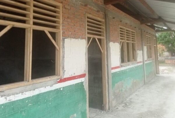 Revitalisasi SD Negeri 057227 Langkat Rp606 Juta Disorot Warga, Diduga Gunakan Material Bekas