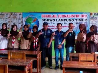 IWO Lampung Timur Gelar Sosialisasi Bijak Bermedia Sosial dan SEJIWO di SMP Negeri 01 Sribawono