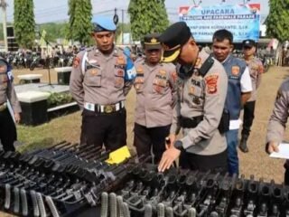 Apel Perdana: Kapolres Way Kanan Tekankan Soliditas, Disiplin, hingga Cek Randis dan Senpi Dinas  