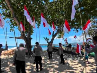 Sambang Merah Putih ke Pulau Raam, Polresta Sorong Ajak Pelajar Semarakkan HUT RI ke-81