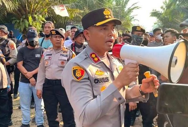 Polisi Perkuat Pengamanan Pasca Perusakan dan Pembakaran PT BSA, Kapolres Lampung Tengah Imbau Massa Tetap Tenang