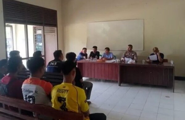 Polsek Kasui Gelar Binluh Kamtibmas Jelang Turnamen Sepak Bola HUT RI, 21 Tim Sepakati Sanksi Tegas