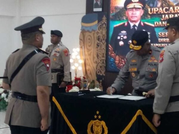 Kapolda Papua Barat Daya Lantik Jandry Denny Sairlela Jadi Kapolres Maybrat