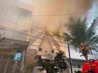 Polres Cianjur Respon Cepat Kebakaran GBI Nehemia, Kapolres Pastikan Situasi Kondusif