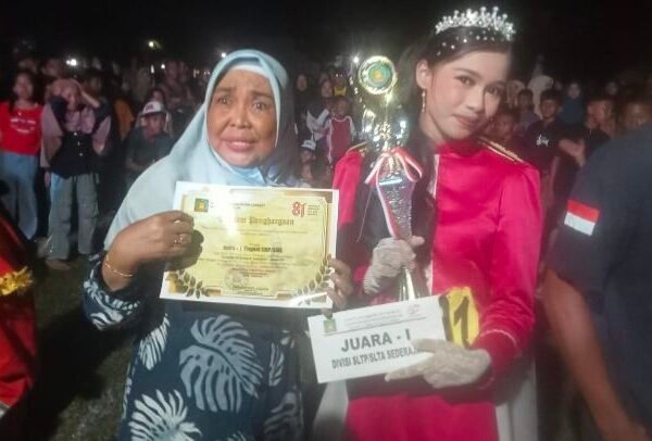 Lomba Drumband Meriahkan HUT RI ke-81, SMPN 2 Babalan Raih Juara 1 Tingkat SMP