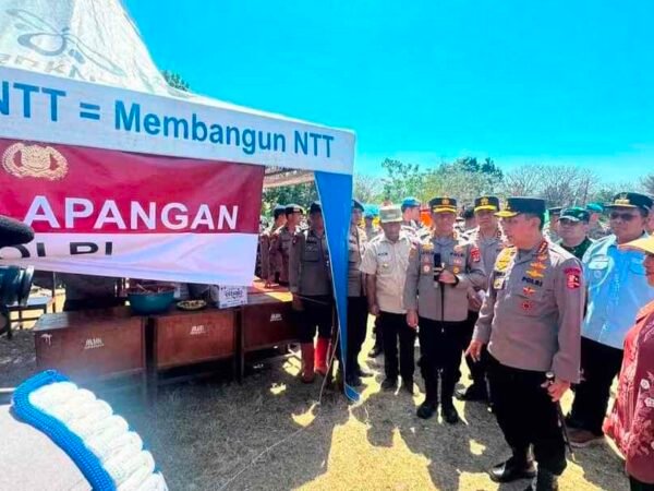 Bank BPD NTT Salurkan Tenda Pengungsi di Manggarai, Titiek Soeharto dan Kapolri Tinjau Langsung Lokasi Gempa