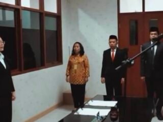 Kepala Kantah Tangsel Seto Apriyadi Lantik Dua PPAT Pengganti
