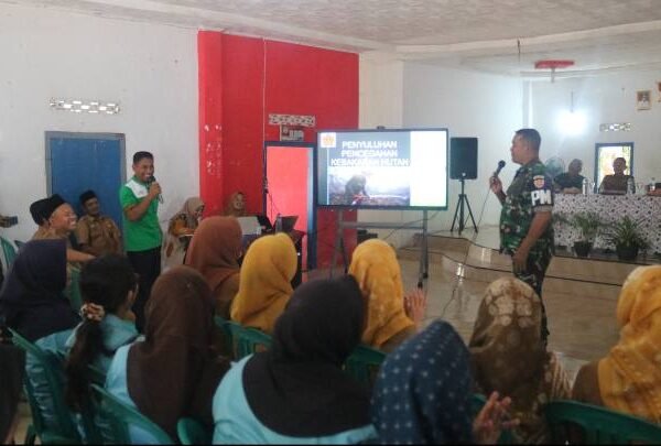 Perkuat Edukasi Karhutla, Tim Mabes TNI Gelar Penyuluhan di Braja Luhur‎